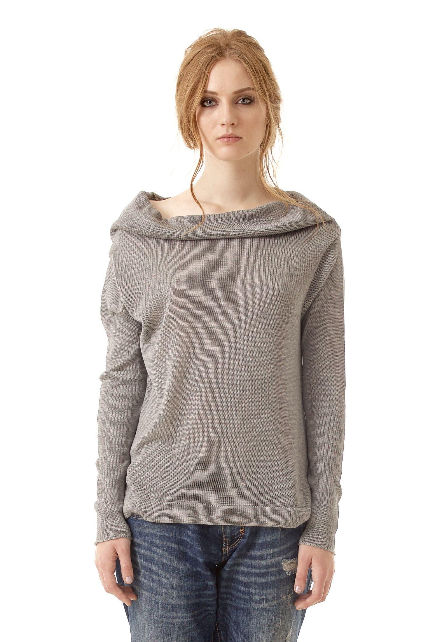 Explore AGNES, Krista Elsta's top off-the-shoulder grey sweater, expertly crafted in 100% Italian cashmere. Its cowl collar and relaxed fit ensure an effortlessly chic look suitable for any occasion.