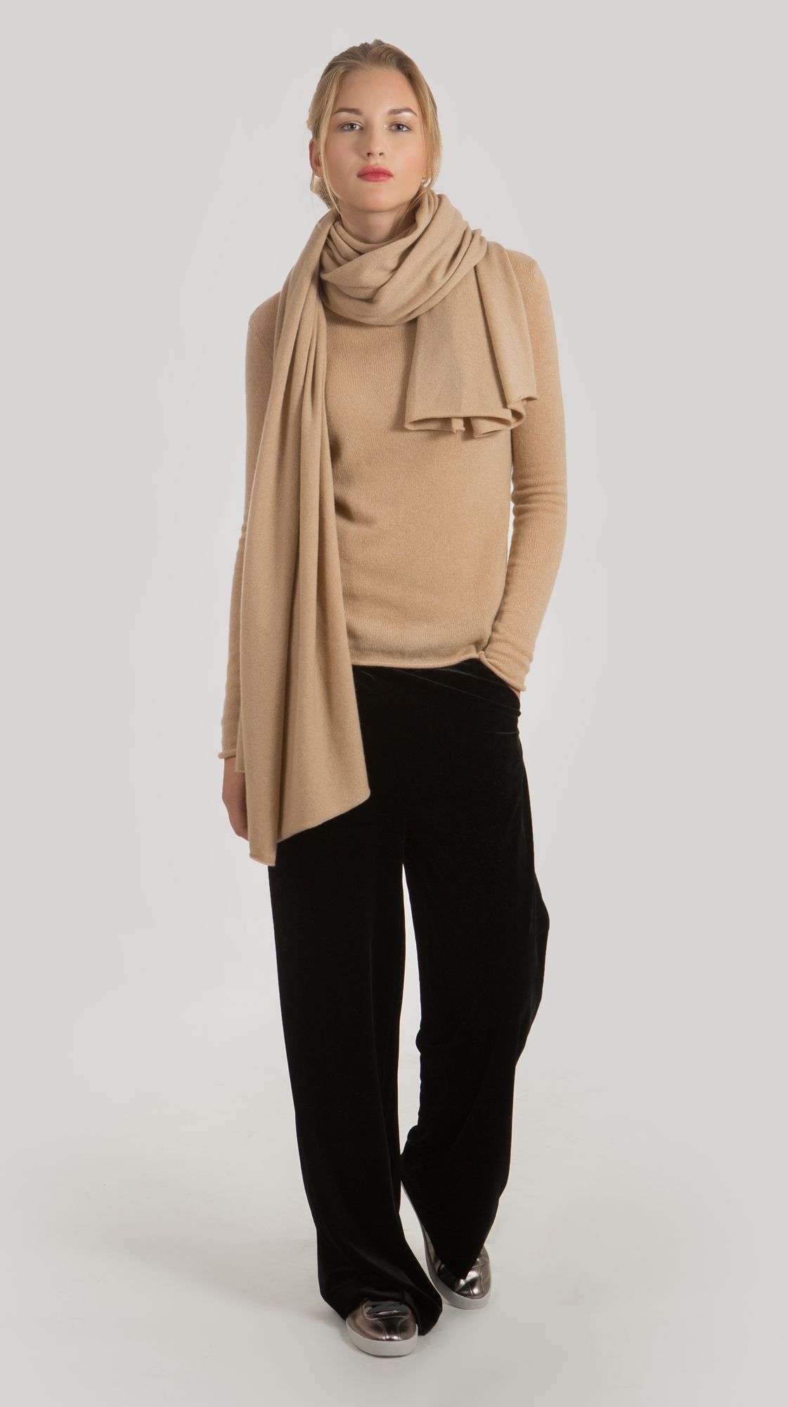 Camel cashmere scarf ALEX | Cashmere sweaters and cardigans by Krista Elsta Knitwear