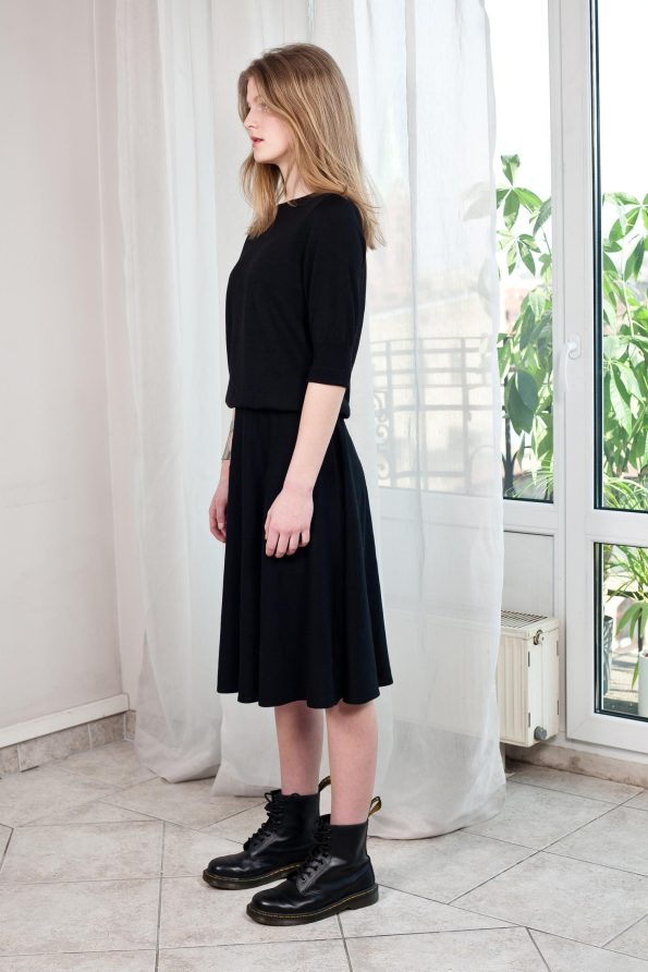 Knit top and skirt set black