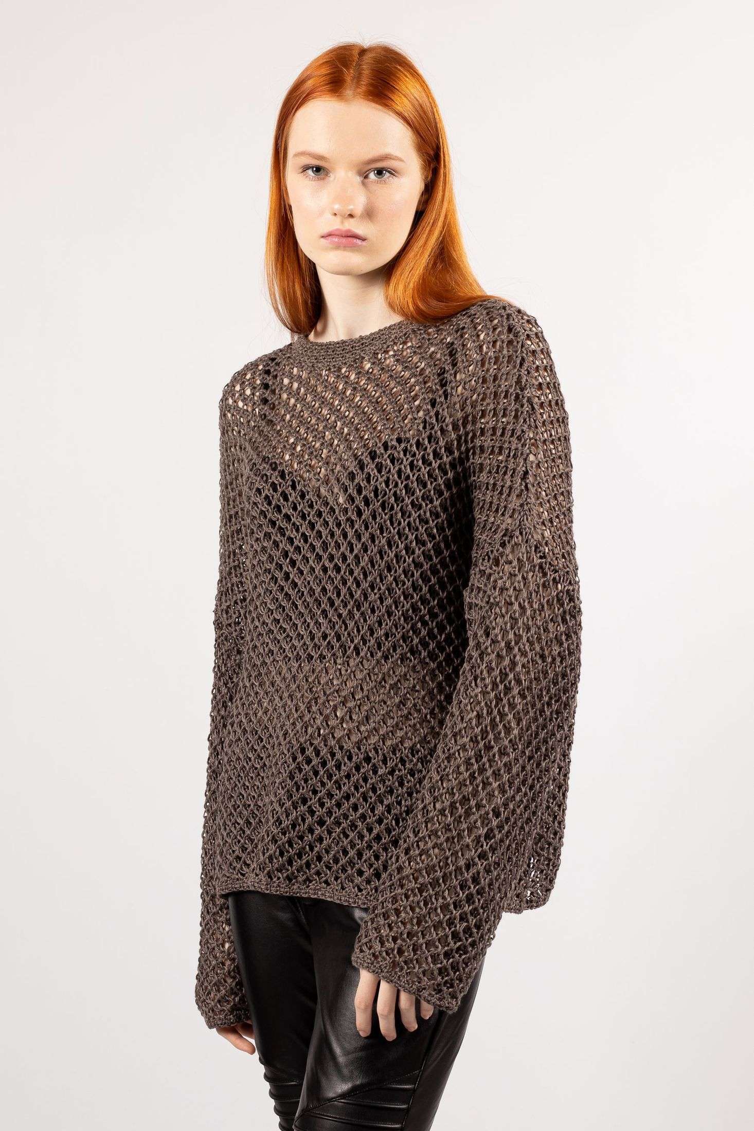 Versatile brown mesh-patterned linen sweater, ideal for both casual and dressy occasions.