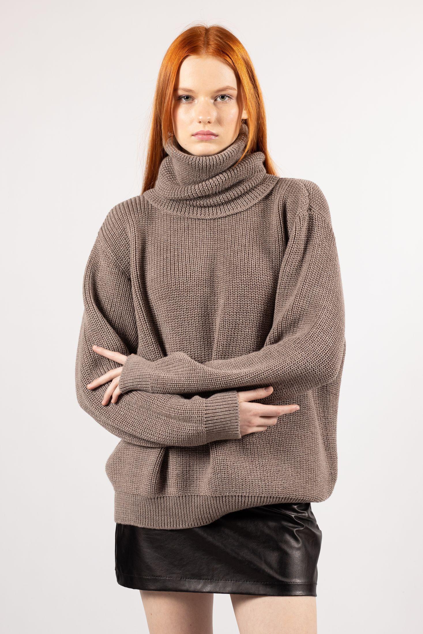 Brown merino wool sweater jumper with detachable collar